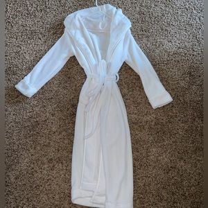 white long robe! extremely soft!